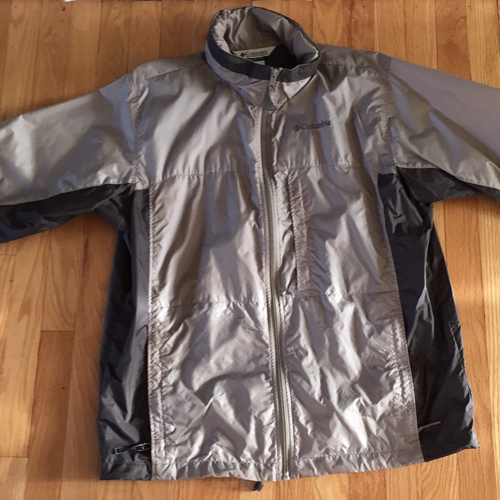 Packable Columbia windbreaker
